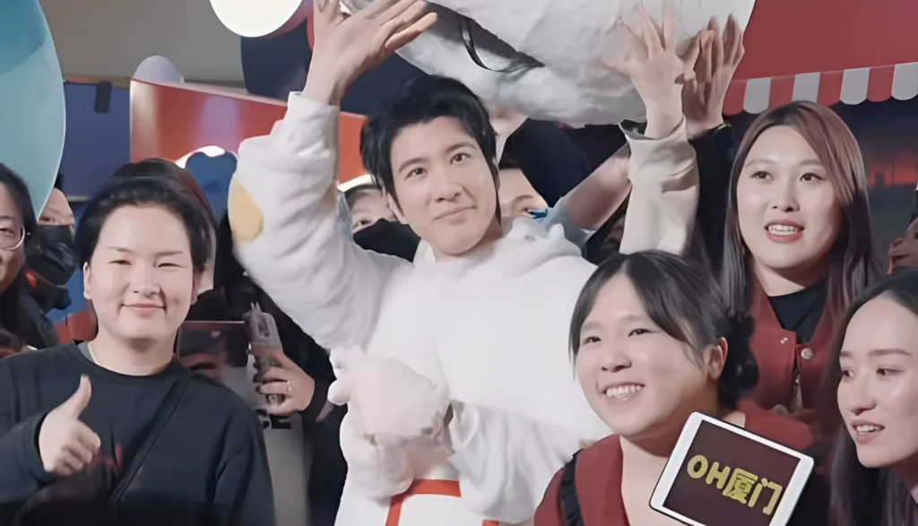 Wang Leehom Surprises Fans