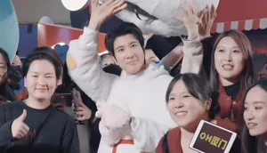 Wang Leehom Surprises Fans